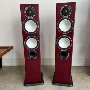 A vendre très belle paire d'enceintes anglaises Monitor Audio Silver 6